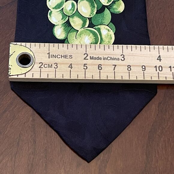 Vintage FCX Collection 100% Silk Men’s Neck Tie Made In Korea Grape Print - Picture 4 of 9